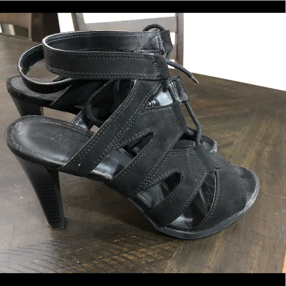 VeraWang Heels! Size 7.5!!